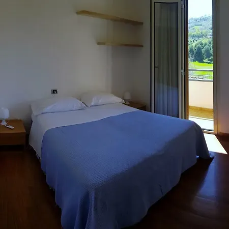 Apartment At Pineto